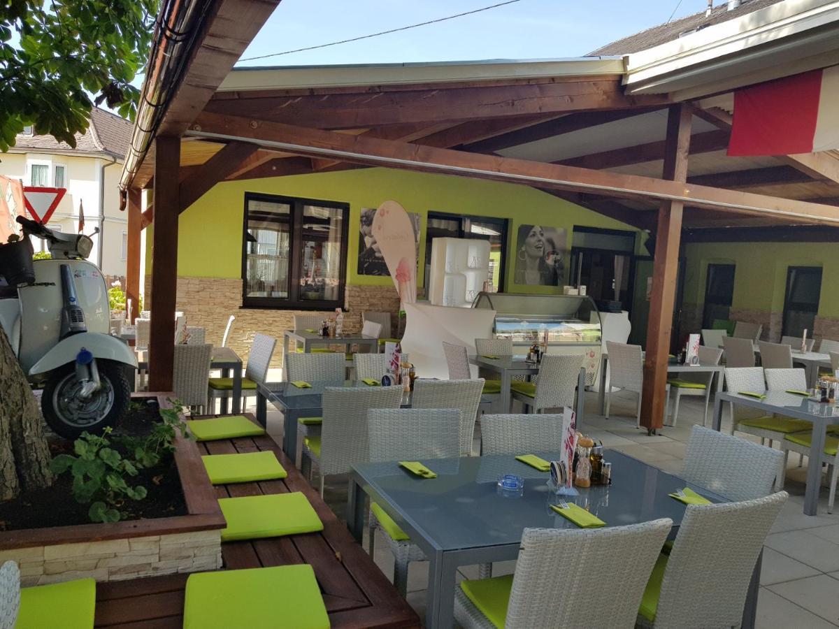 Zum Kleinen Italiener - Ristorante Pizzeria Pension 吉恩堡 外观 照片