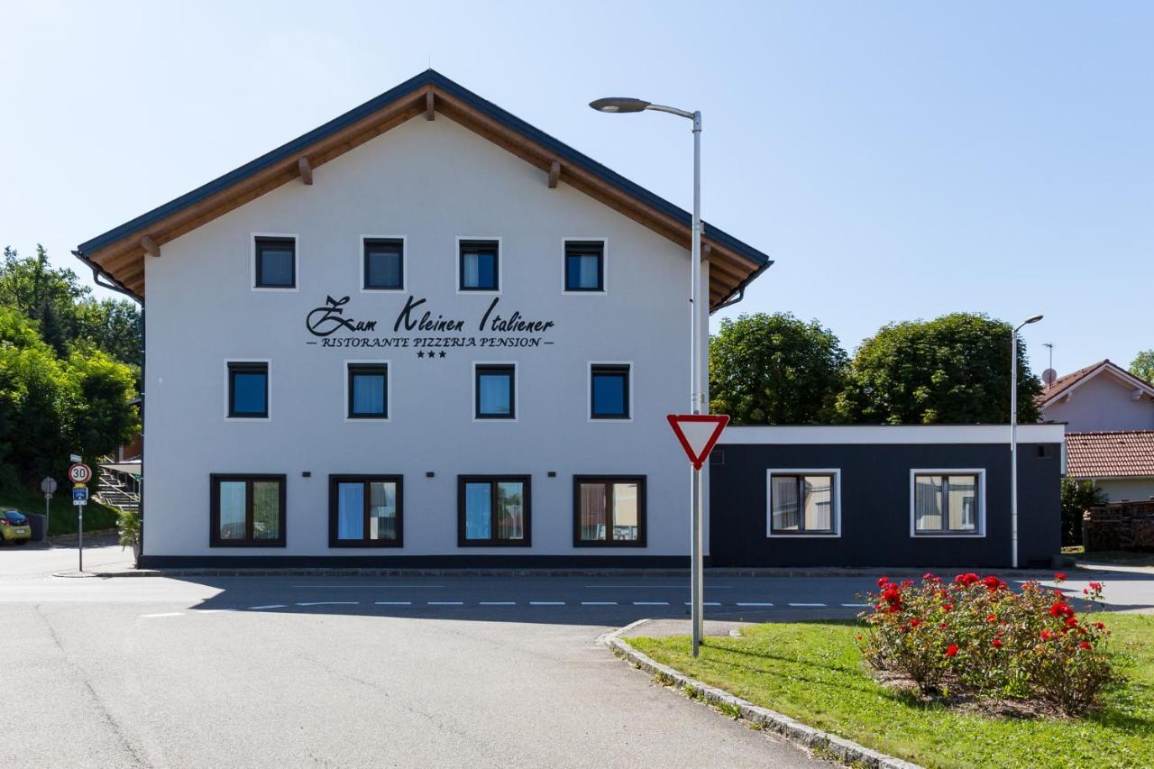 Zum Kleinen Italiener - Ristorante Pizzeria Pension 吉恩堡 外观 照片